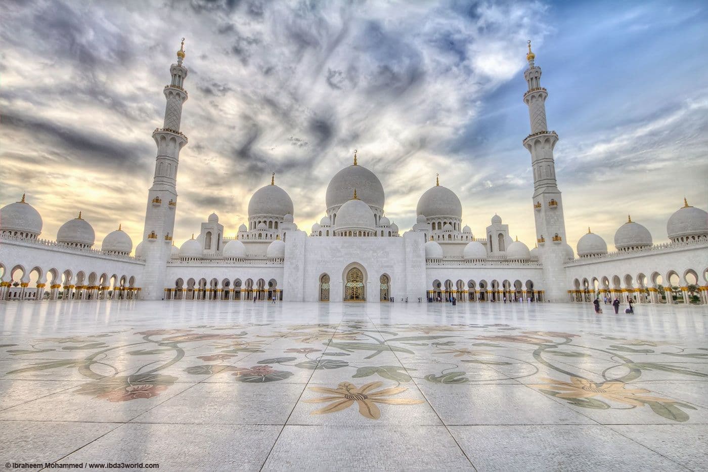 مسجد الشيخ زايد في أبوظبي