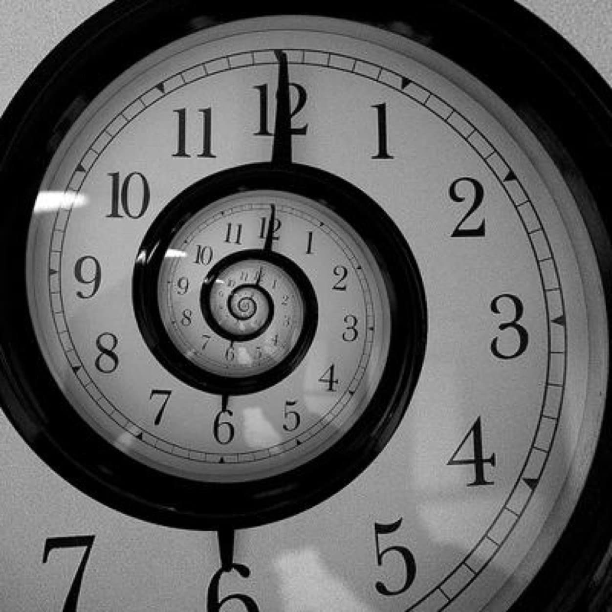 السفر عبر الزمن (Time Travel)