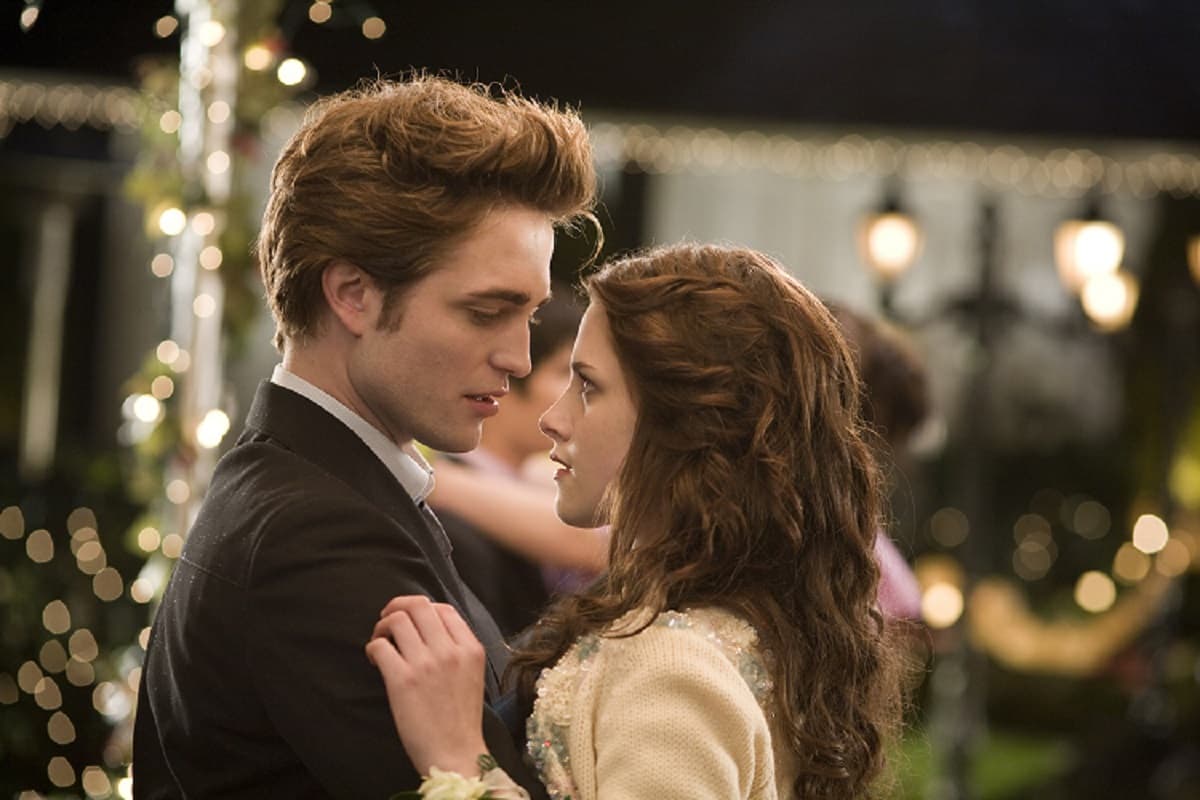 كريستين ستيوارت وروبرت باتنسكون من فيلم Twilight