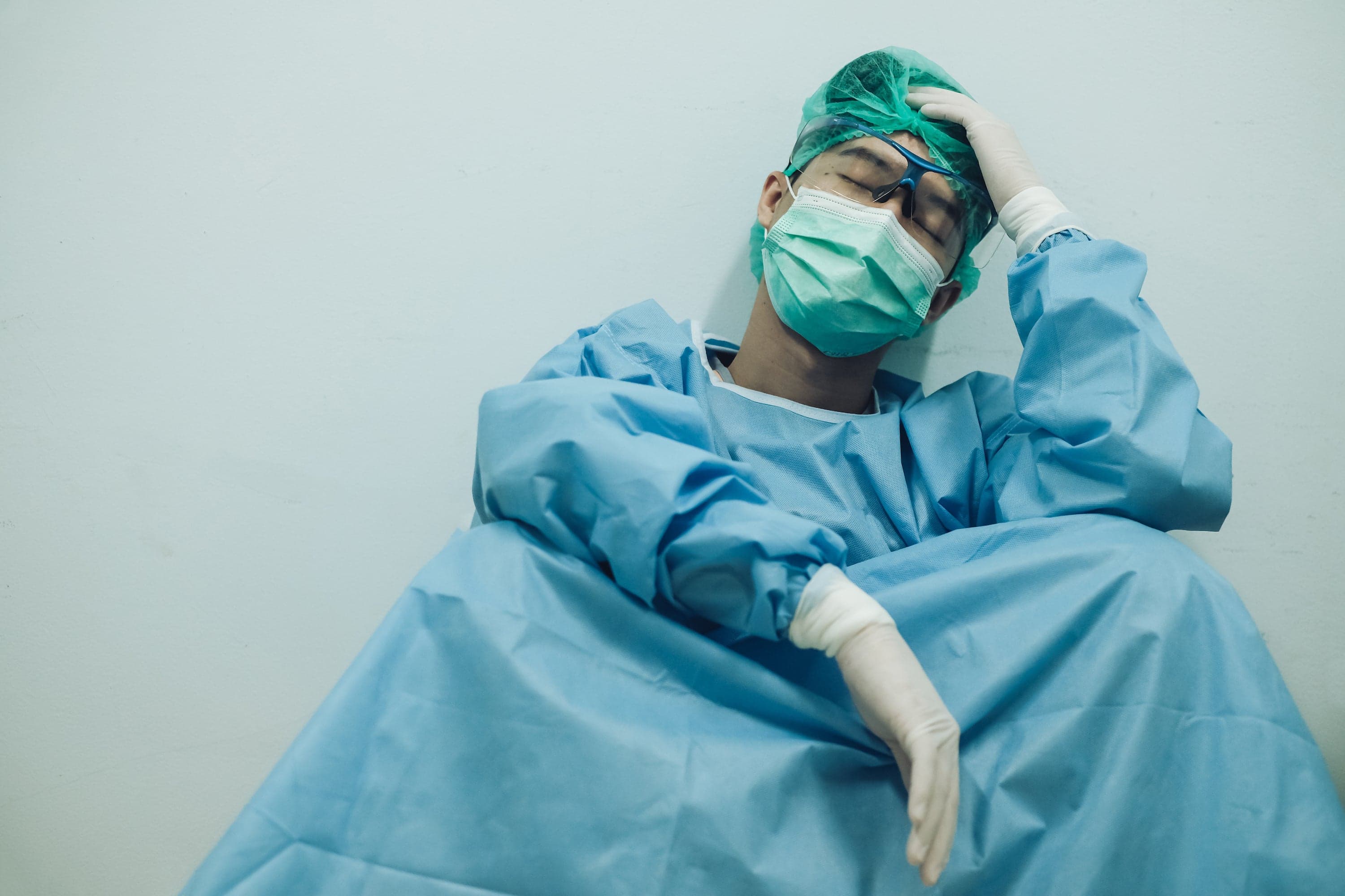 آثار الطب الجانبية على الطبيب