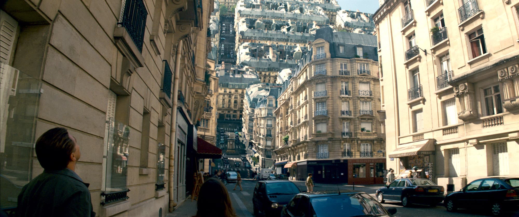 (L-r) LEONARDO DiCAPRIO as Cobb and ELLEN PAGE as Ariadne in Warner Bros. PicturesÕ and Legendary PicturesÕ sci-fi action movie ÒINCEPTION,Ó a Warner Bros. Pictures release.