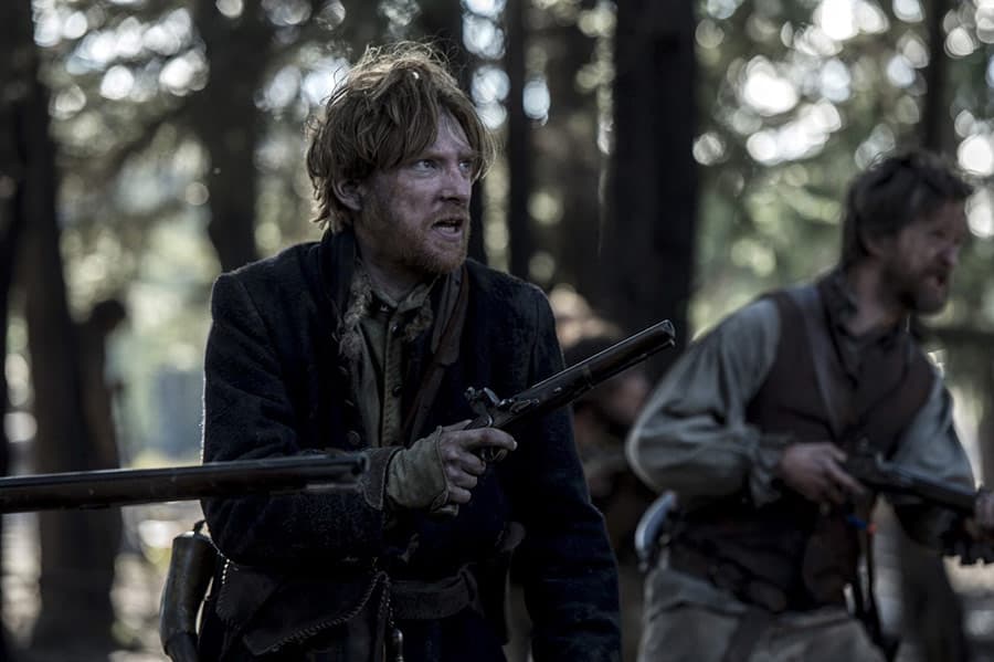 النجم Domhnall Gleeson في مشهد من فيلم The Revenant