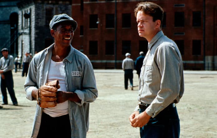 مشهد من فيلم the shawshank redemption