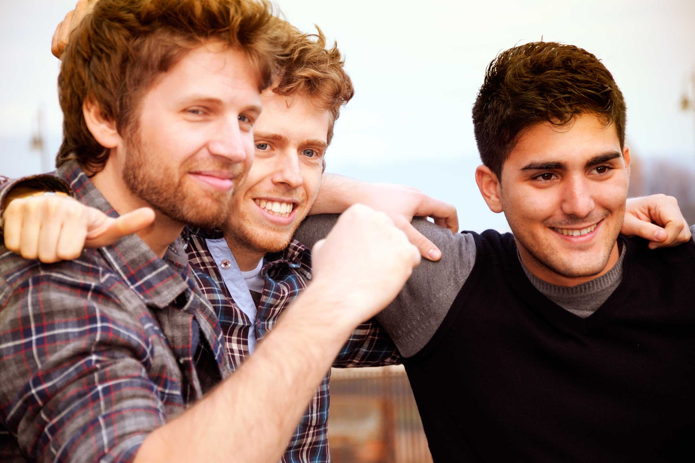 تكوين علاقات مع أشخاص جدد