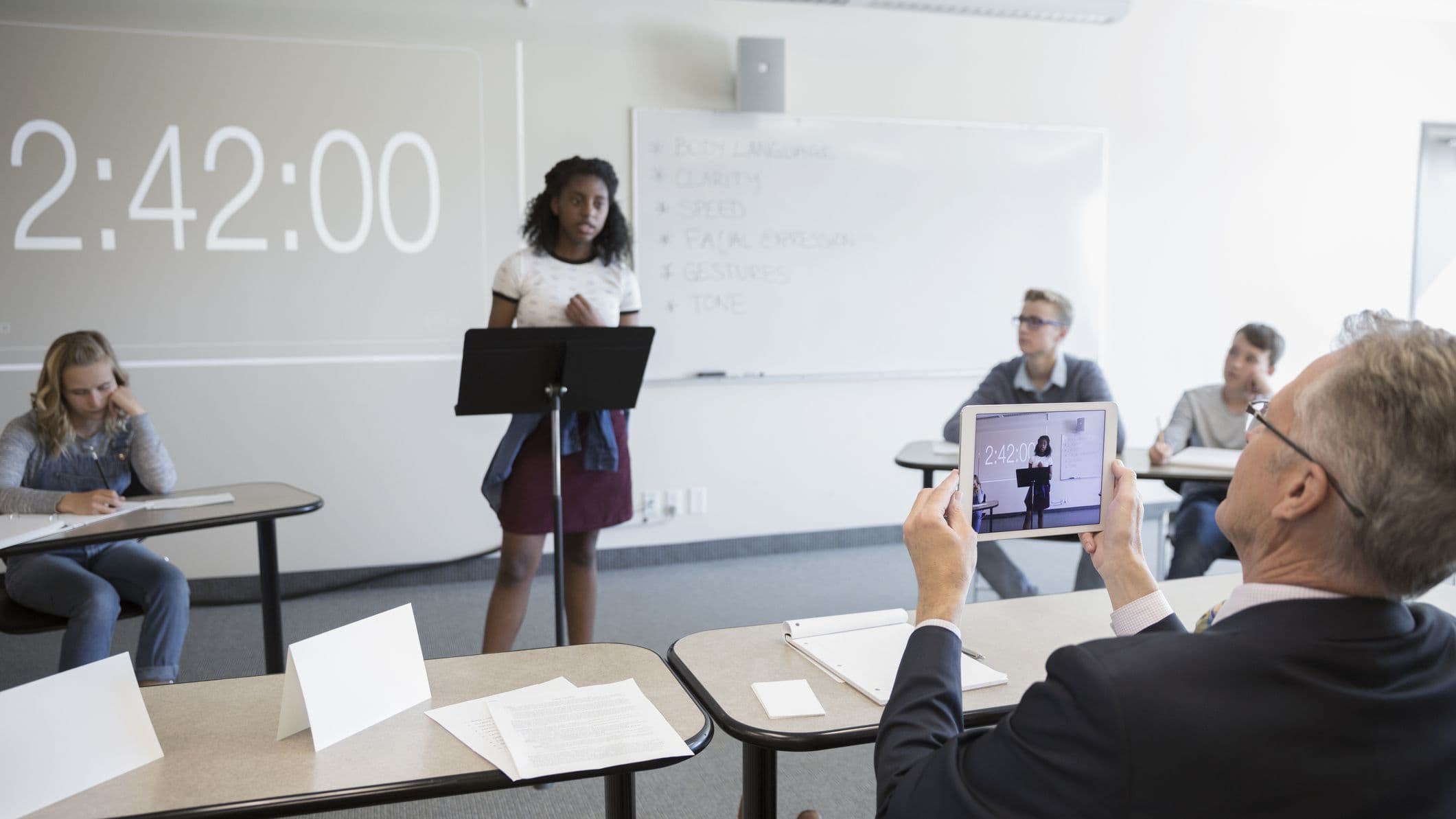 أنت لا تؤمن بنفسك