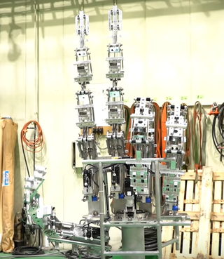 رمز السلام بيد الروبوت