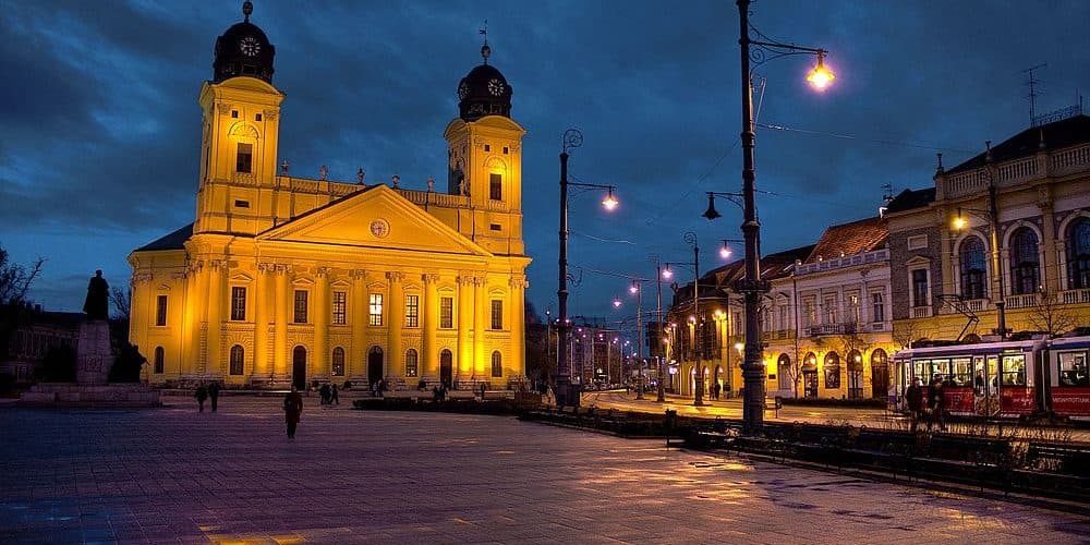 المعيشة والدراسة في دبرسن