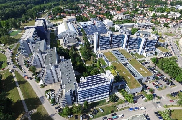 افضل الجامعات في هنغاريا: جامعة سزيشيني استفان