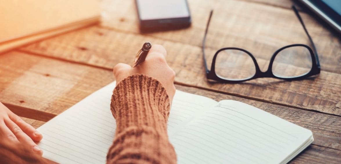 كتابة اليوميات تساعد على إيقاف الزمن